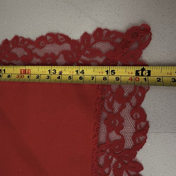 Vintage Pure Red Oval Tablecloth 6 Square Napkins Lace Trim On All Immaculate! - Picture 13 of 14